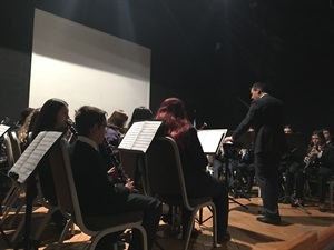 Primero actuóa la banda Jove del Centre Instructiu Musical de Massanassa