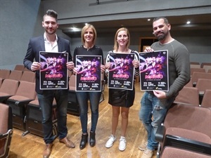 Los magos David Climent y Mag Malastruc junto a Gemma Márquez, concejala de Igualdad y Mª Jesús Jumilla, concejala de Juventud