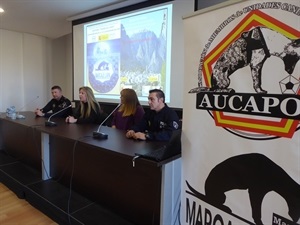 En la inauguración Javier Burrueco, Jefe Policía Local La Nucía, Javier Macho, pte. AUCAPOL, Amalia Fustero, juez adscrita al Tribunal Superior de Justicia de Aragón y Jessica Gommans, concejala de Protección Animal