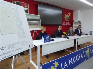 Bernabé Cano, alcalde de La Nucía, en la rueda de prensa de balance 2019-2020 junto a los concejales Mª Jesús Jumilla, Pedro Lloret y Sergio Villalba