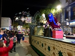 La Cabalgata llenó de magia la noche de reyes en La Nucía