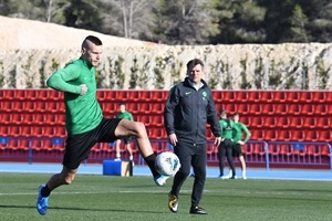 El Ferencvaros en uno de sus entrenamientos en La Nucía