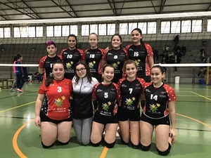 El equipo Cadete del Club Voley La Nucia tras ganar al Racing Playa San Juan