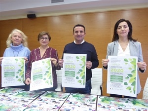 Presentación de la II Jornada de Limpieza Medioambiental con Lina Cano y Esperanza Soria de AECC La Nucía, Beatriz Pérez-Hickman, concejala de Bienestar Social y Bernabé Cano, alcalde de La Nucía