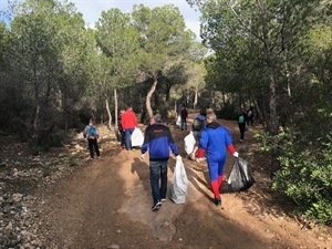 El objetivo es limpiar de residuos el recorrido por la red de Senderos de La Nucía