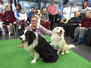 Jornada de "Caninoterapia" en la Jornada de Puertas Abiertas del Cendro de Día