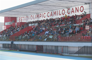 Las gradas del Estadi se llenaron de aficionados rusos