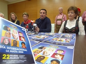 La presentación ha contado con Bodo Handt, pte. DCI, Gabriele Schäfer, pta. Club org. OktoberFest, Dorothea von Drahosch Sannemann, Cónsul Alemania, Jessica Gommans, concejala de Resid. Int. y  Bernabé Cano, alcalde de La Nucía.