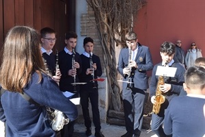 Los jóvenes músicos nucieros ensayando