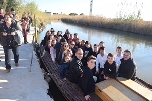 Tras la comida visita medioambiental en barca al "Paraje Natural de l'Albufera"