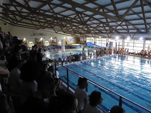 Más de seiscientas personas llenaron el sábado la Piscina Climatizada La Nucía para seguir esta competición