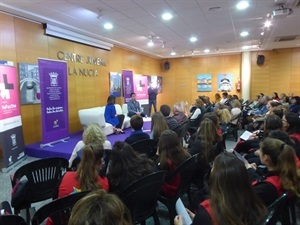 Esta charla-conversación sobre Igualdad fue todo un éxito de convocatoria