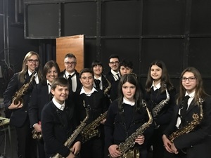 El grupo de saxos de la Unió Musical ha aumentado con los nuevos educandos