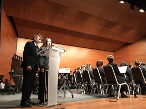 El concierto fue presentado por los jóvenes músicos nucieros Mercé Hernández y Pere Martínez,