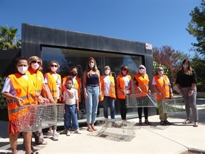 Parte del grupo de voluntarios de esta Campaña de Esterilización de Gatos junto a Jessica Gommans, concejala de Protección Animal