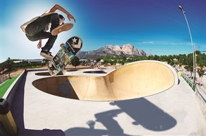 El Skate Park es una de las instalaciones de la completa Ciutat Esportiva Camilo Cano de La Nucía