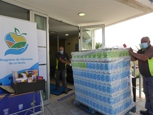 La leche está presente en todos los lotes de comida para menores