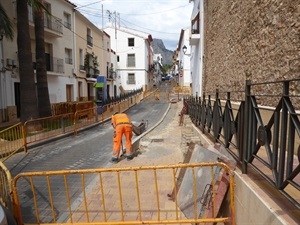 Las obras en la avinguda Església es en el tramo entre los cruces con Joaquín Berenguer y la Llosa