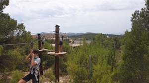 "Con los Niños en la Mochila" disfrutaron en el Parque de Aventura TirolinasGo de La Nucía