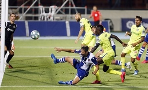 Coke anotando el gol para el Levante