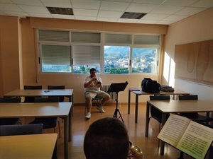 Este curso se imparten varias clases como Lenguaje Musical, Banda Jove, Coro y Escuela Musical Adultos