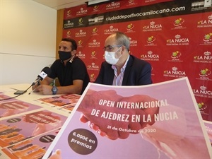 Francisco Cuevas, pte. de la FACV y Bernabé Cano, alcalde de La Nucía y Diputado de Deportes en la presentación de este Open Internacional