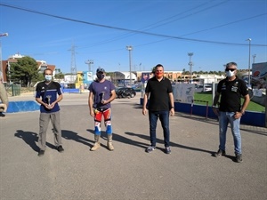 Rafael Sirvent (Club Off Road La Nucía) que fue segundo en TR3 Azul + 40 o José María Martínez  (Club Off Road La Nucía) junto a Sergio Villalba, concejal de Deportes