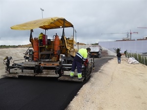 Esta semana se acabarán las obras de asfaltado de acceso y de las dos plataformas de parking