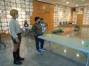 María Jesús Jumilla, concejala de Juventud en un momento del taller en el Centre Juvenil