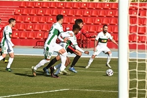 Los nucieros jugaron de tú a tú al Elche CF