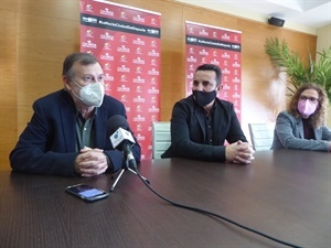 Manuel Gomicia, Director General de Formación Profesional, Empar Gadea, Directora del Instituto de La Nucía y Bernabé Cano, alcalde de La Nucía