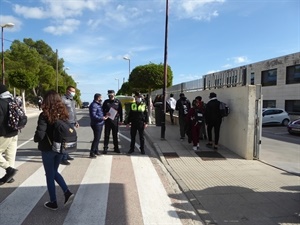 Salida del alumnado en el Instituto de La Nucía