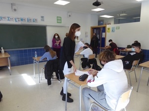 En cada sesión participan 10 estudiantes