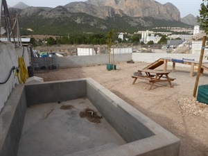 Hay piscina para perros en los dos parques can