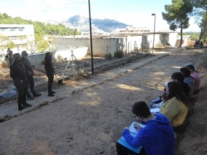 Alumnos del PAC del IES La Nucía en el aula de la Naturaleza