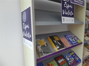 "Espai Violeta" de lectura en la Biblioteca Municipal de La Nucía