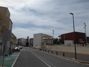 Se cambiarán las luminarias de las 25 farolas de la avenida Porvilla