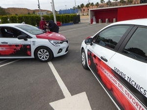 Los vehículos se han rotulado en el lateral con la imagen de "La Nucía, Ciudad del Deporte"