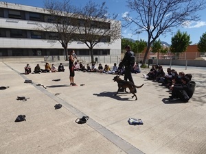 Esta novedosa actividad con la unidad canina ha tenido una gran aceptación