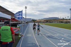 Alejandro Torres ganó a José González en un apretado sprint final