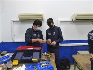 Las clases se imparten en el aula de climatización de al Escuela de Oficios