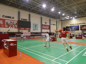 los 25 jugadores han entrenado en las seis pistas de bádminton, montadas en el Pabellón